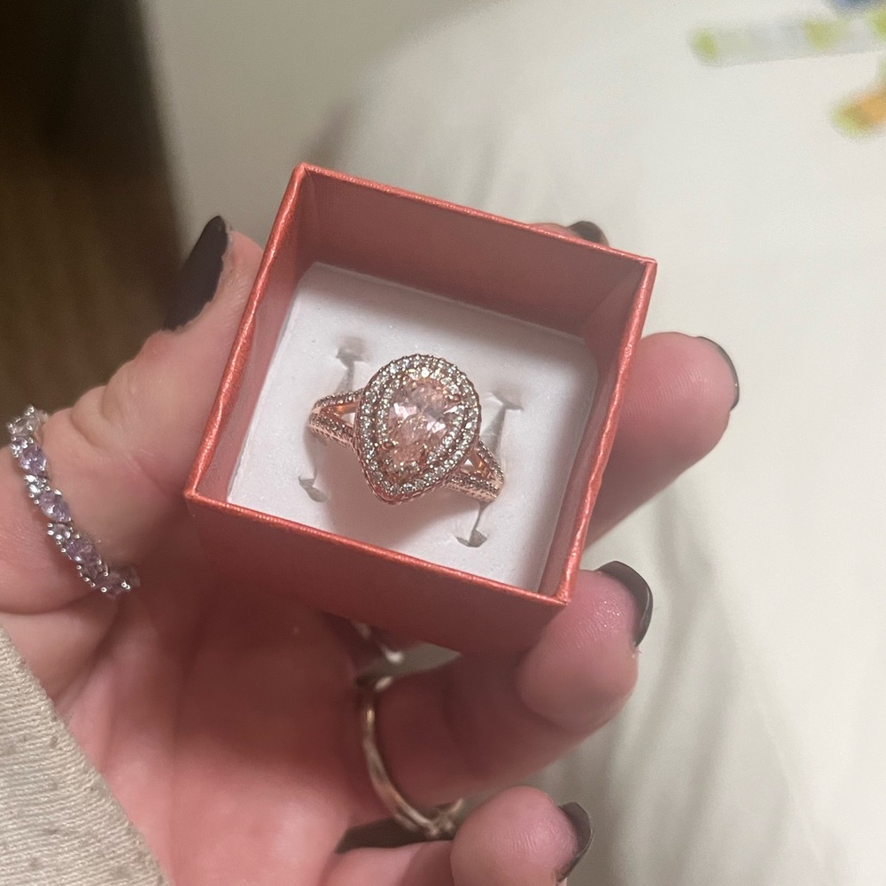 ROSE QUARTZ “CRUISE SHIP” RING!  Size 7, very coveted and collector bp piece!